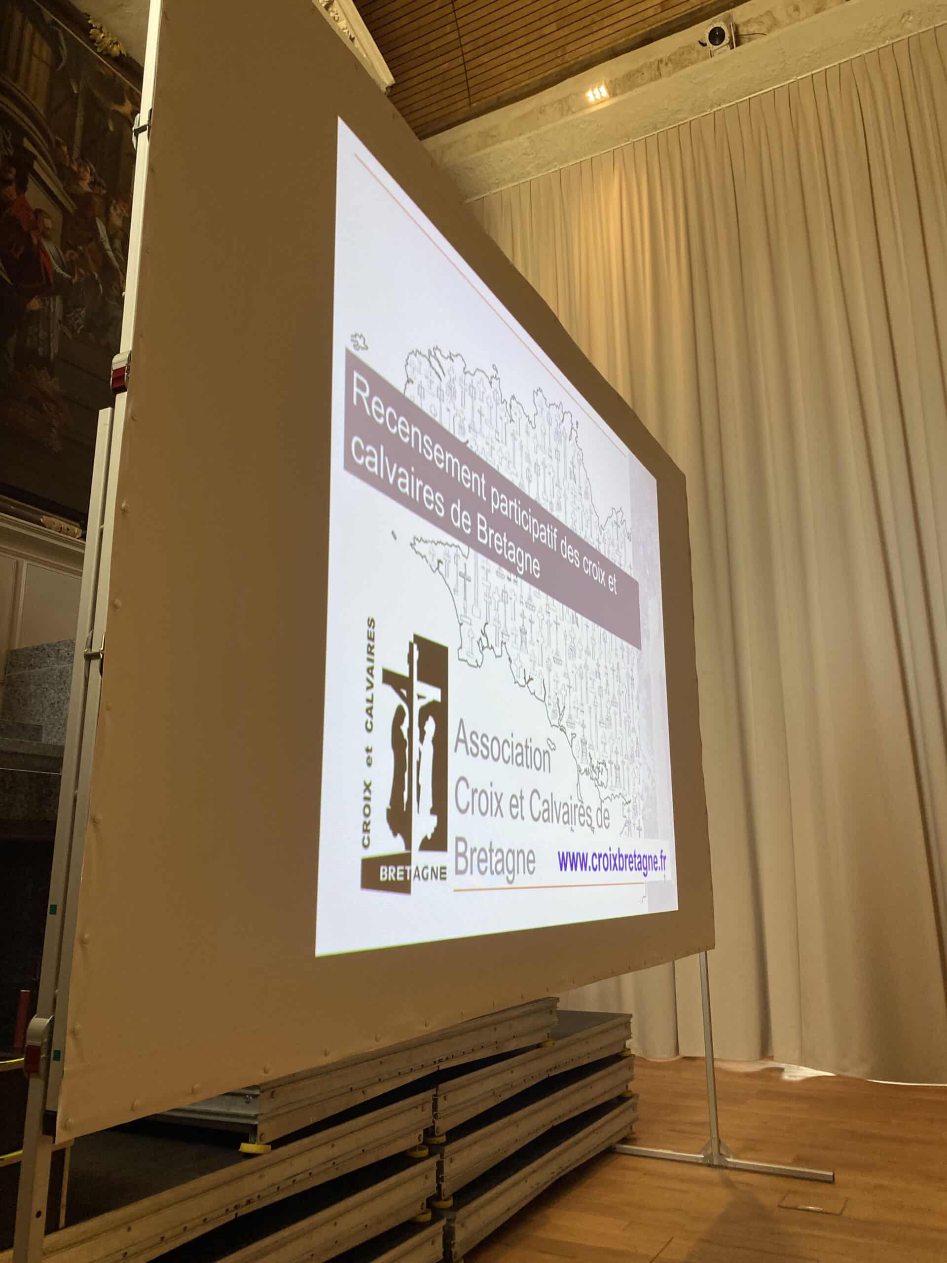 Présentation de l'association Croix et Calvaires de Bretagne
